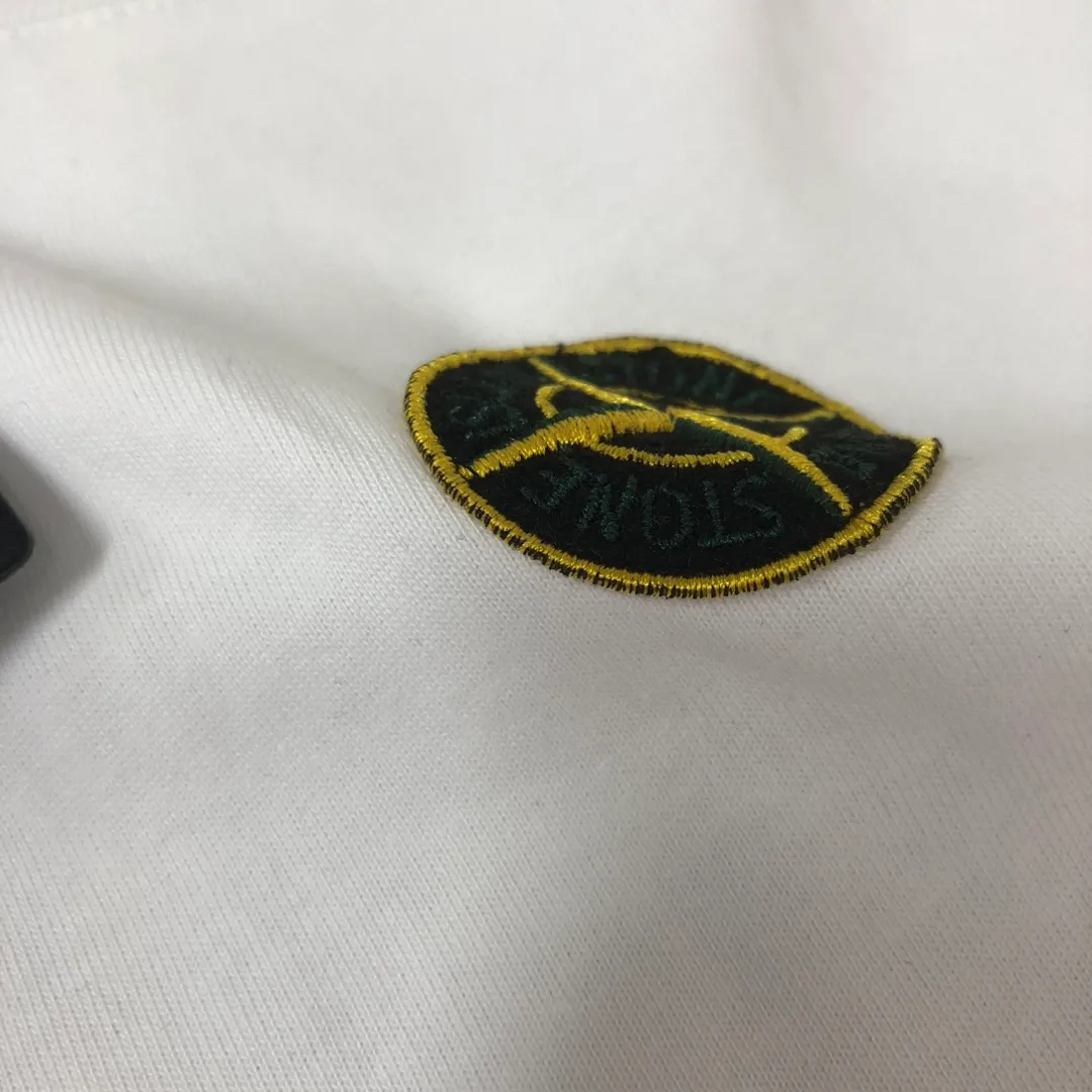 P150 🍃Stone Island 2025 latest T-shirt, couple style ~ original order, fashionable and casual short T-shirt, specially made of customized cotton fabric ~ 100% cotton T-shirt ~ pre-washed to prevent deformation and shrinkage problem, more comfortable and breathable on the body ~ All available from stock ~ unique design style, trendy must-have item, complete with three standards 👍 Color: black/white/dark gray/coffee Size: S M L XL (larger version, please state your height and weight when placing an order)